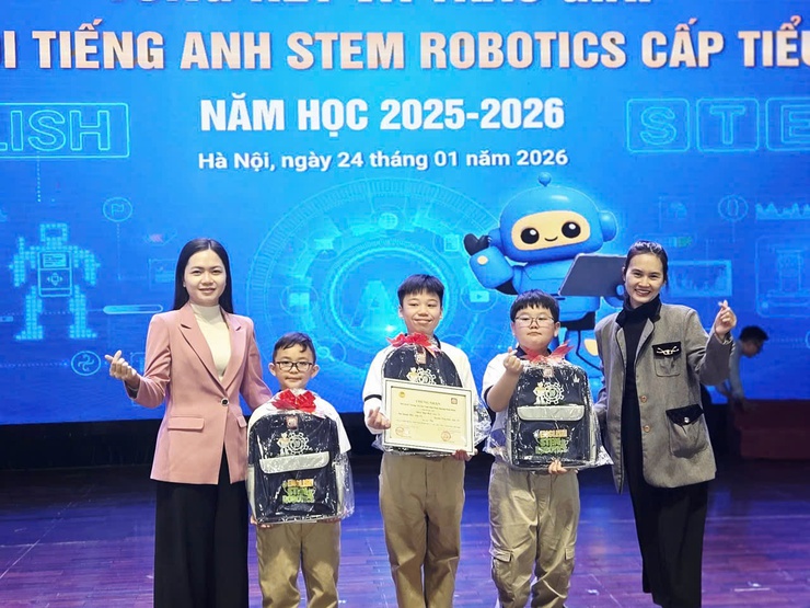 Học sinh Trần Nhật Duật tự hào tỏa sáng tại vòng Chung khảo trên sân chơi trí tuệ giải thi Stem Robotics cấp Thành phố năm học 2025 - 2026- Ảnh 3.