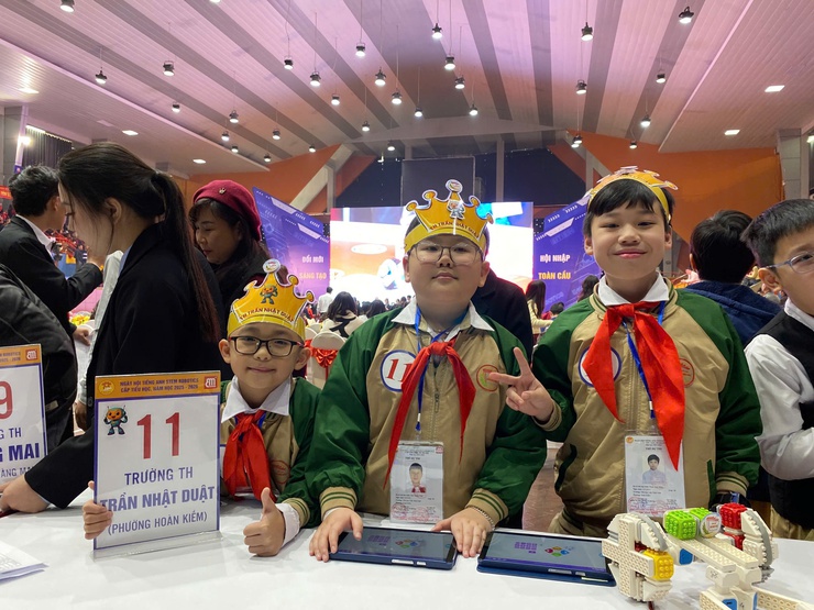 Học sinh Trần Nhật Duật tự hào tỏa sáng tại vòng Chung khảo trên sân chơi trí tuệ giải thi Stem Robotics cấp Thành phố năm học 2025 - 2026- Ảnh 6.