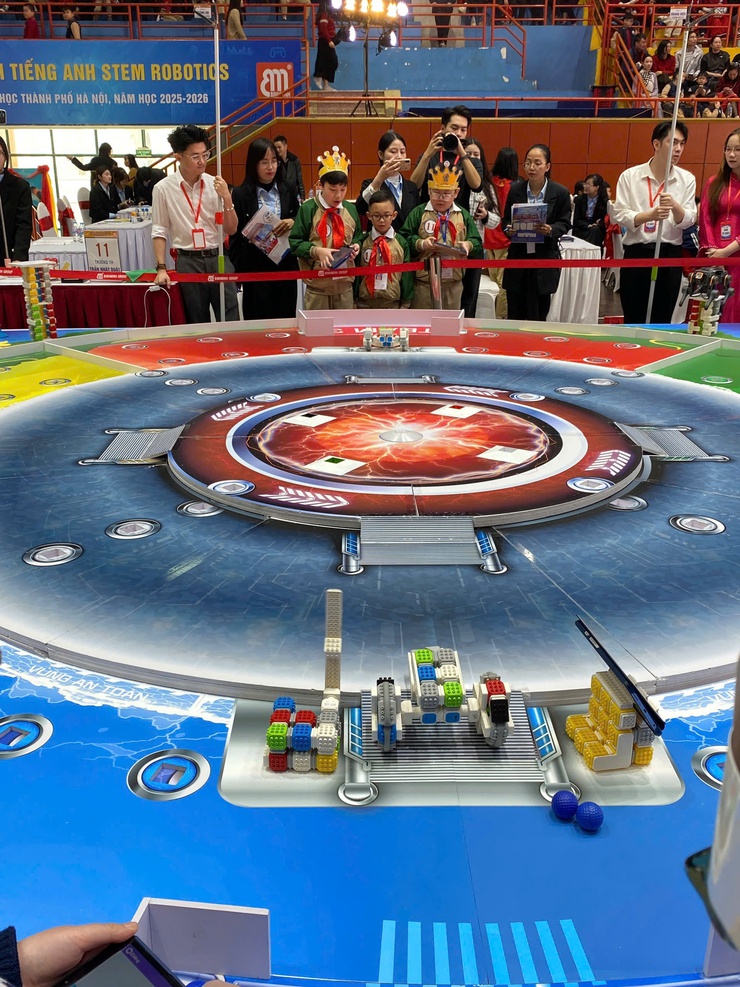 Học sinh Trần Nhật Duật tự hào tỏa sáng tại vòng Chung khảo trên sân chơi trí tuệ giải thi Stem Robotics cấp Thành phố năm học 2025 - 2026- Ảnh 10.