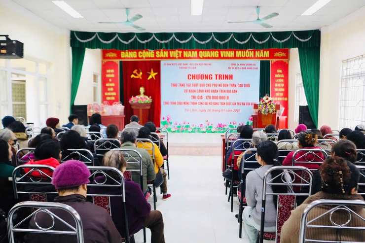 Hội LHPN phường phối hợp cùng Công ty TNHH Homecare tặng quà cho phụ nữ cao tuổi, cô đơn, có hoàn cảnh khó khăn trên địa bàn phường
	
- Ảnh 1.