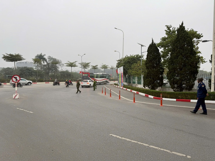 Công an xã Thiên Lộc tổ chức Tuần lễ an toàn giao thông tại địa bàn KCN Thăng Long- Ảnh 5.