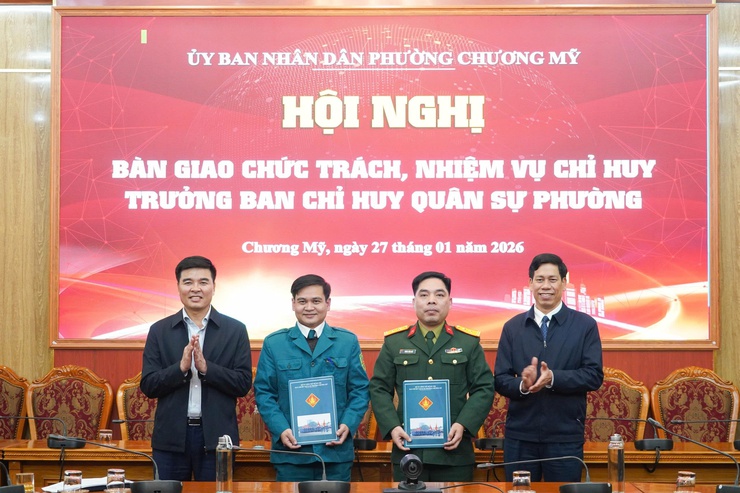 Chương Mỹ tổ chức hội nghị bàn giao chức vụ Chỉ huy trưởng Ban Chỉ huy Quân sự phường- Ảnh 4.