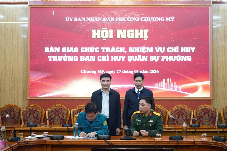 Chương Mỹ tổ chức hội nghị bàn giao chức vụ Chỉ huy trưởng Ban Chỉ huy Quân sự phường- Ảnh 3.