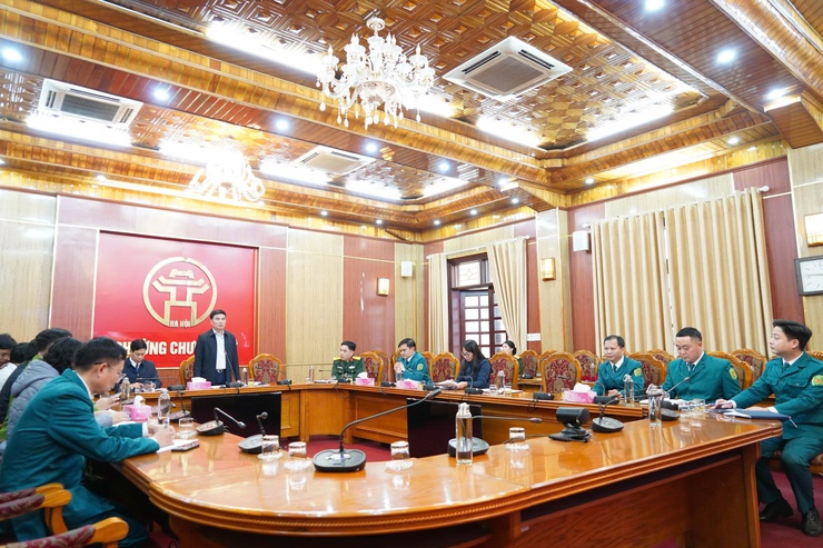 Chương Mỹ tổ chức hội nghị bàn giao chức vụ Chỉ huy trưởng Ban Chỉ huy Quân sự phường- Ảnh 2.
