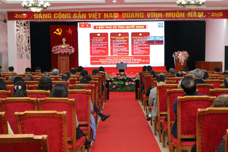 Phường Bồ Đề tiếp sóng trực tuyến Hội nghị Trung ương thông tin kết quả Đại hội XIV của Đảng- Ảnh 2.