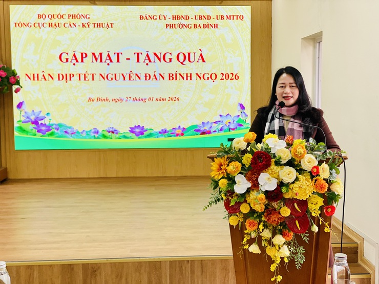 Phường Ba Đình và Tổng Cục Hậu cần - Kỹ thuật tặng quà gia đình chính sách nhân dịp Tết Nguyên đán Bính Ngọ- Ảnh 5.