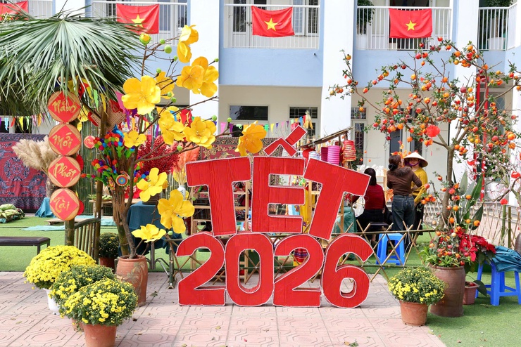 TRƯỜNG TIỂU HỌC THƯ LÂM TỔ CHỨC HỘI CHỢ XUÂN VỚI CHỦ ĐỀ “ XUÂN TÌNH NGUYỆN- TẾT SẺ CHIA”
- Ảnh 16.