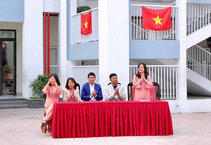 TRƯỜNG TIỂU HỌC THƯ LÂM TỔ CHỨC HỘI CHỢ XUÂN VỚI CHỦ ĐỀ “ XUÂN TÌNH NGUYỆN- TẾT SẺ CHIA”
- Ảnh 2.