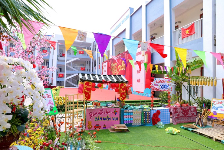 TRƯỜNG TIỂU HỌC THƯ LÂM TỔ CHỨC HỘI CHỢ XUÂN VỚI CHỦ ĐỀ “ XUÂN TÌNH NGUYỆN- TẾT SẺ CHIA”
- Ảnh 17.