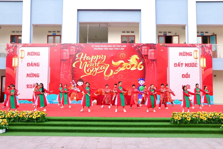 TRƯỜNG TIỂU HỌC THƯ LÂM TỔ CHỨC HỘI CHỢ XUÂN VỚI CHỦ ĐỀ “ XUÂN TÌNH NGUYỆN- TẾT SẺ CHIA”
- Ảnh 5.