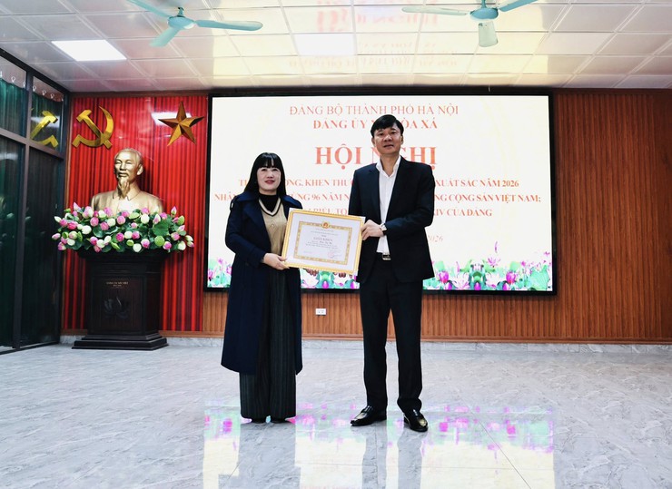 ĐẢNG ỦY XÃ HÒA XÁ TUYÊN DƯƠNG, KHEN THƯỞNG BÍ THƯ CHI BỘ XUẤT SẮC NĂM 2026- Ảnh 2.