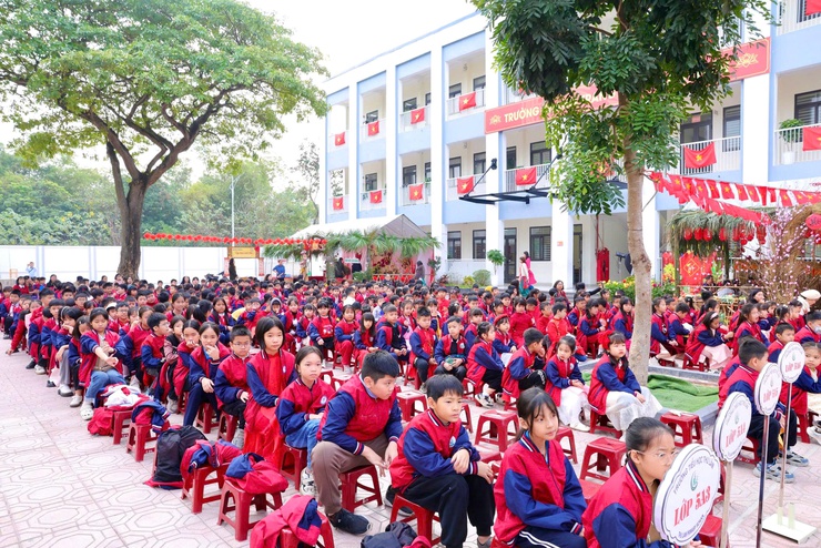 TRƯỜNG TIỂU HỌC THƯ LÂM TỔ CHỨC HỘI CHỢ XUÂN VỚI CHỦ ĐỀ “ XUÂN TÌNH NGUYỆN- TẾT SẺ CHIA”
- Ảnh 8.