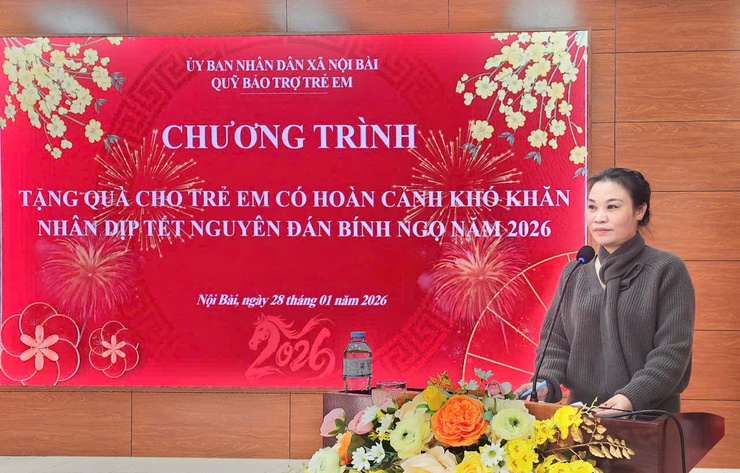 Xã Nội Bài trao 50 suất quà Tết ý nghĩa cho trẻ em có hoàn cảnh khó khăn nhân dịp xuân Bính Ngọ 2026- Ảnh 1.