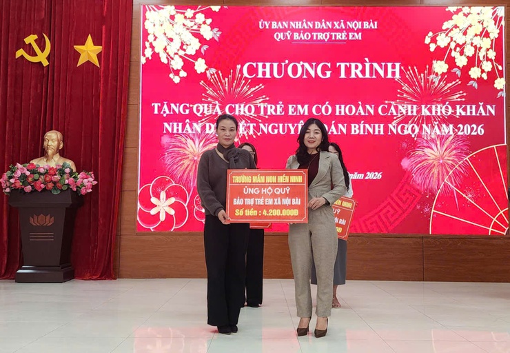 Xã Nội Bài trao 50 suất quà Tết ý nghĩa cho trẻ em có hoàn cảnh khó khăn nhân dịp xuân Bính Ngọ 2026- Ảnh 11.