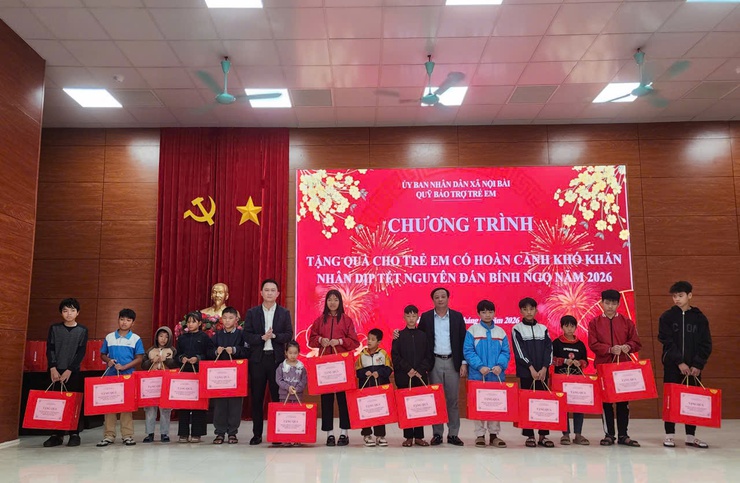 Xã Nội Bài trao 50 suất quà Tết ý nghĩa cho trẻ em có hoàn cảnh khó khăn nhân dịp xuân Bính Ngọ 2026- Ảnh 13.