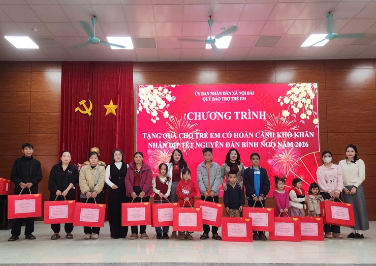 Xã Nội Bài trao 50 suất quà Tết ý nghĩa cho trẻ em có hoàn cảnh khó khăn nhân dịp xuân Bính Ngọ 2026- Ảnh 14.