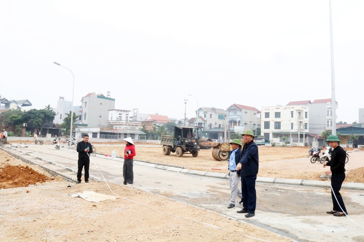 Lãnh đạo xã Quảng Bị kiểm tra công tác chuẩn bị tổ chức Chợ hoa xuân Bính Ngọ 2026- Ảnh 4.