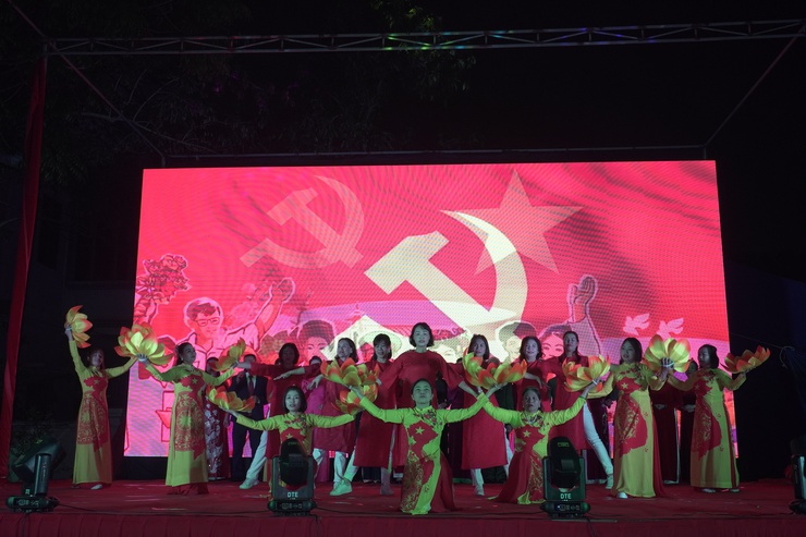 Hoạt động văn hóa, văn nghệ quần chúng - điểm tự bền vững của đời sống tinh thần ở cơ sở- Ảnh 13.