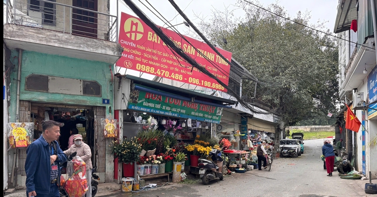 Thường trực HĐND phường Long Biên khảo sát công tác quản lý trật tự đô thị, vệ sinh môi trường và an toàn thực phẩm- Ảnh 1.