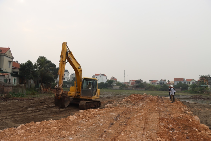 Đồng chí Bí thư Đảng uỷ xã Nguyễn Xuân Thanh kiểm tra tiến độ một số dự án trọng điểm trên địa bàn- Ảnh 8.