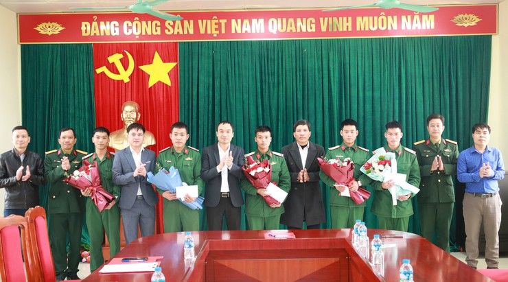 Ban Chỉ huy Quân sự xã Minh Châu tổ chức hội nghị đón tiếp quân nhân hoàn thành nghĩa vụ quân sự trở về địa phương năm 2026.- Ảnh 3.