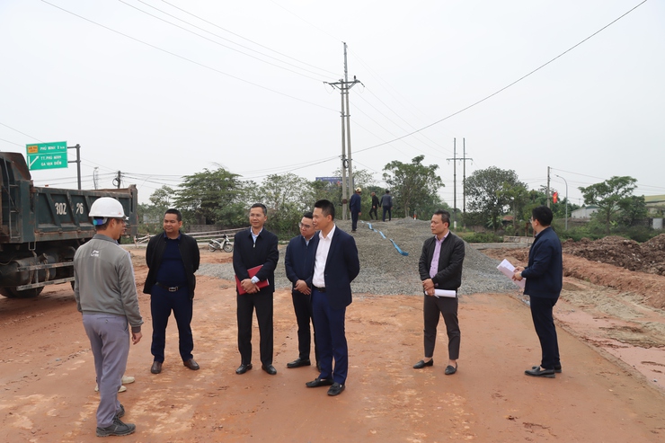 Đồng chí Bí thư Đảng uỷ xã Nguyễn Xuân Thanh kiểm tra tiến độ một số dự án trọng điểm trên địa bàn- Ảnh 3.