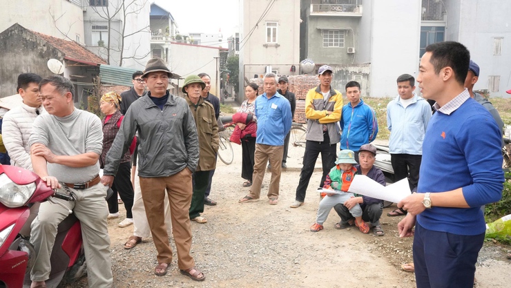 20 hộ gia đình, cá nhân thôn Yên Lũng được giao đất dịch vụ tại thực địa- Ảnh 1.