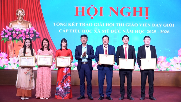 UBND xã Mỹ Đức trao giải hội thi giáo viên dạy giỏi cấp tiểu học xã Mỹ Đức, năm học 2025 – 2026- Ảnh 5.