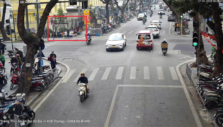 CATP Hà Nội: “Phạt nguội” 257 trường hợp vi phạm trật tự đô thị, trật tự công cộng và vệ sinh môi trường- Ảnh 1.