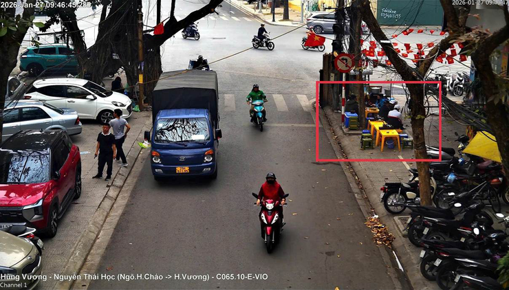 CATP Hà Nội: “Phạt nguội” 257 trường hợp vi phạm trật tự đô thị, trật tự công cộng và vệ sinh môi trường- Ảnh 4.