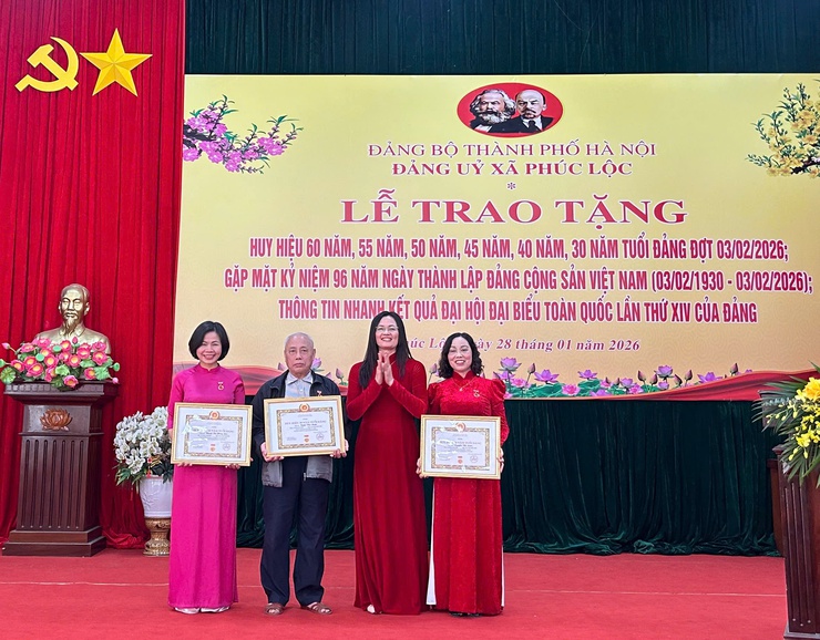 Đảng uỷ xã Phúc Lộc tổ chức Lễ trao tặng Huy hiệu Đảng đợt 3/2/2026; Gặp mặt kỷ niệm 96 năm ngày thành lập Đảng Cộng sản Việt Nam (3/2/1930-3/2/2026); Thông tin nhanh kết quả Đại hội Đại biểu toàn quốc lần thứ XIV của Đảng- Ảnh 12.