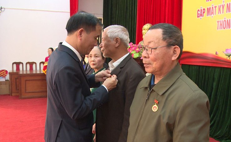 Đảng uỷ xã Phúc Lộc tổ chức Lễ trao tặng Huy hiệu Đảng đợt 3/2/2026; Gặp mặt kỷ niệm 96 năm ngày thành lập Đảng Cộng sản Việt Nam (3/2/1930-3/2/2026); Thông tin nhanh kết quả Đại hội Đại biểu toàn quốc lần thứ XIV của Đảng- Ảnh 10.