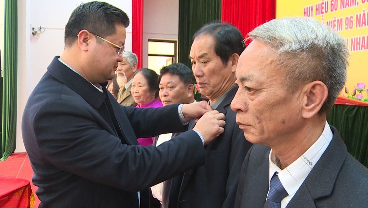 Đảng uỷ xã Phúc Lộc tổ chức Lễ trao tặng Huy hiệu Đảng đợt 3/2/2026; Gặp mặt kỷ niệm 96 năm ngày thành lập Đảng Cộng sản Việt Nam (3/2/1930-3/2/2026); Thông tin nhanh kết quả Đại hội Đại biểu toàn quốc lần thứ XIV của Đảng- Ảnh 11.