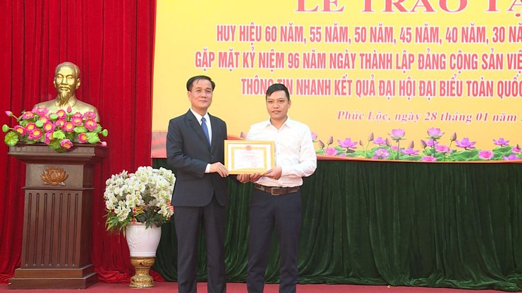 Đảng uỷ xã Phúc Lộc tổ chức Lễ trao tặng Huy hiệu Đảng đợt 3/2/2026; Gặp mặt kỷ niệm 96 năm ngày thành lập Đảng Cộng sản Việt Nam (3/2/1930-3/2/2026); Thông tin nhanh kết quả Đại hội Đại biểu toàn quốc lần thứ XIV của Đảng- Ảnh 14.