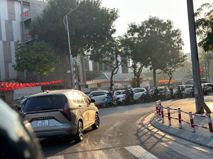 Hà Nội ngày 28/1: Nhiều mây, không mưa, sáng sớm có sương mù nhẹ, trưa chiều trời nắng. Sáng sớm và đêm trời rét.- Ảnh 1.