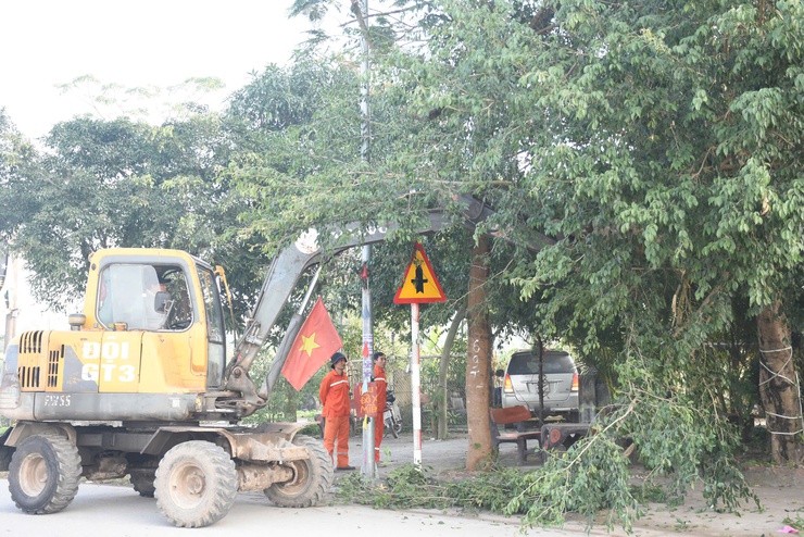 XÃ ỨNG HÒA TRIỂN KHAI KẾ HOẠCH RA QUÂN GIẢI TỎA HÀNH LANG ATGT, ĐẢM BẢO TTĐT, TTCC, VSMT PHỤC VỤ CÁC SỰ KIỆN CHÍNH TRỊ TRỌNG ĐẠI- Ảnh 3.