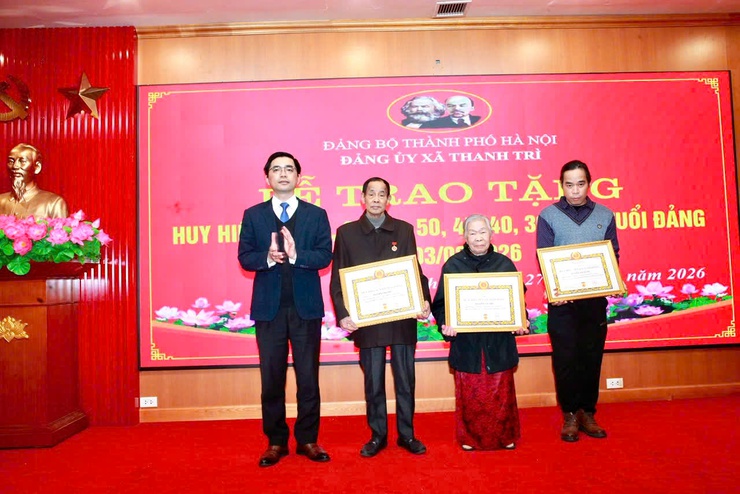 Huy hiệu Đảng – Niềm tự hào của các đảng viên lão thành xã Thanh Trì- Ảnh 4.