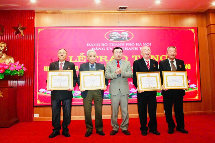 Huy hiệu Đảng – Niềm tự hào của các đảng viên lão thành xã Thanh Trì- Ảnh 6.