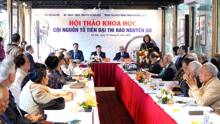 HỘI THẢO KHOA HỌC "CỘI NGUỒN TỔ TIÊN ĐẠI THI HÀO NGUYỄN DU – DANH NHÂN VĂN HÓA THẾ GIỚI". 
Từ Canh Hoạch cội nguồn tổ tiên đến Công viên văn hóa du lịch Nguyễn Du- Ảnh 1.