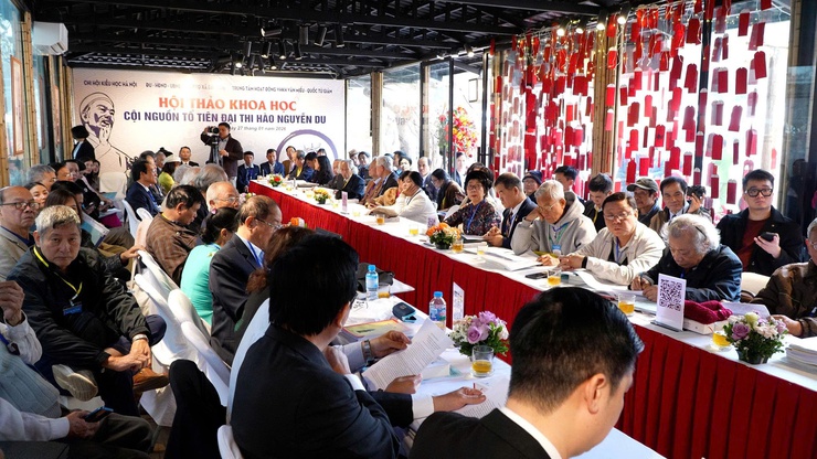 HỘI THẢO KHOA HỌC "CỘI NGUỒN TỔ TIÊN ĐẠI THI HÀO NGUYỄN DU – DANH NHÂN VĂN HÓA THẾ GIỚI". 
Từ Canh Hoạch cội nguồn tổ tiên đến Công viên văn hóa du lịch Nguyễn Du- Ảnh 2.