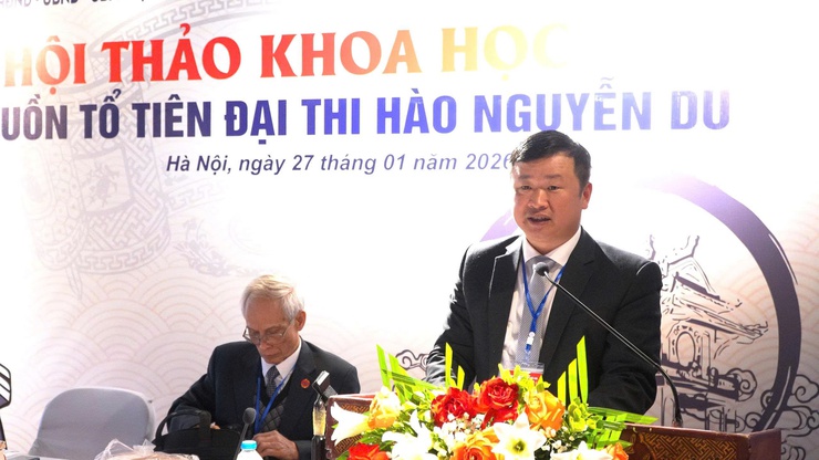 HỘI THẢO KHOA HỌC "CỘI NGUỒN TỔ TIÊN ĐẠI THI HÀO NGUYỄN DU – DANH NHÂN VĂN HÓA THẾ GIỚI". 
Từ Canh Hoạch cội nguồn tổ tiên đến Công viên văn hóa du lịch Nguyễn Du- Ảnh 4.