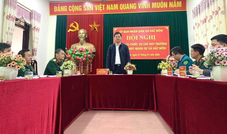 Xã Hát Môn tổ chức Hội nghị bàn giao nhiệm vụ Chỉ huy trưởng Ban Chỉ huy Quân sự xã- Ảnh 1.