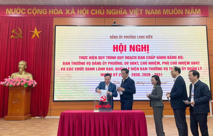 ĐẢNG ỦY PHƯỜNG LONG BIÊN TỔ CHỨC HỘI NGHỊ THỰC HIỆN QUY TRÌNH QUY HOẠCH CÁN BỘ- Ảnh 4.