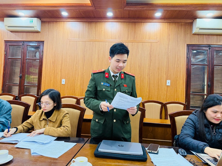 Ban tổ chức cuộc thi trực tuyến “Tìm hiểu pháp luật về bầu cử đại biểu Quốc hội và đại biểu hội đồng nhân dân” trên địa bàn xã Vân Đình họp triển khai tổ chức cuộc thi.- Ảnh 3.