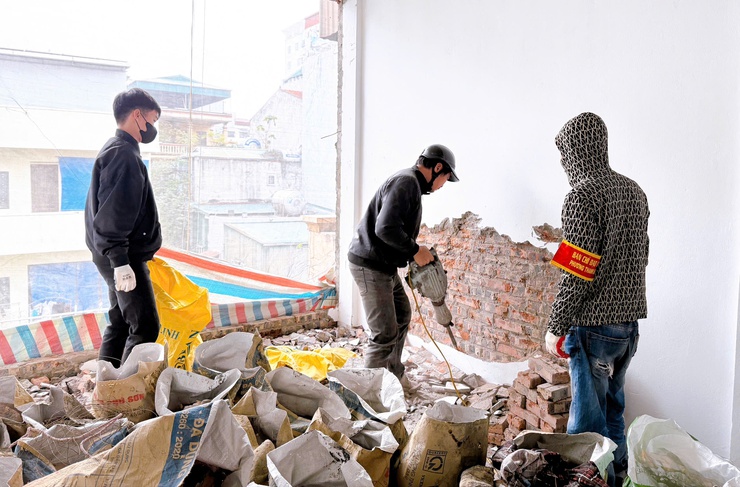 Phường Thanh Liệt ra quân cưỡng chế 3 công trình vi phạm trật tự xây dựng trên đất nông nghiệp- Ảnh 4.