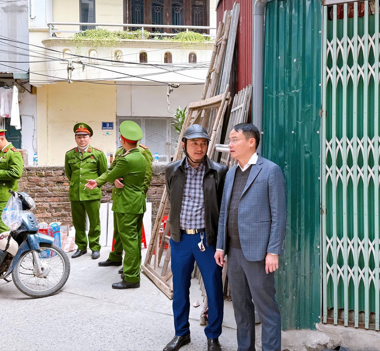 Phường Thanh Liệt ra quân cưỡng chế 3 công trình vi phạm trật tự xây dựng trên đất nông nghiệp- Ảnh 1.