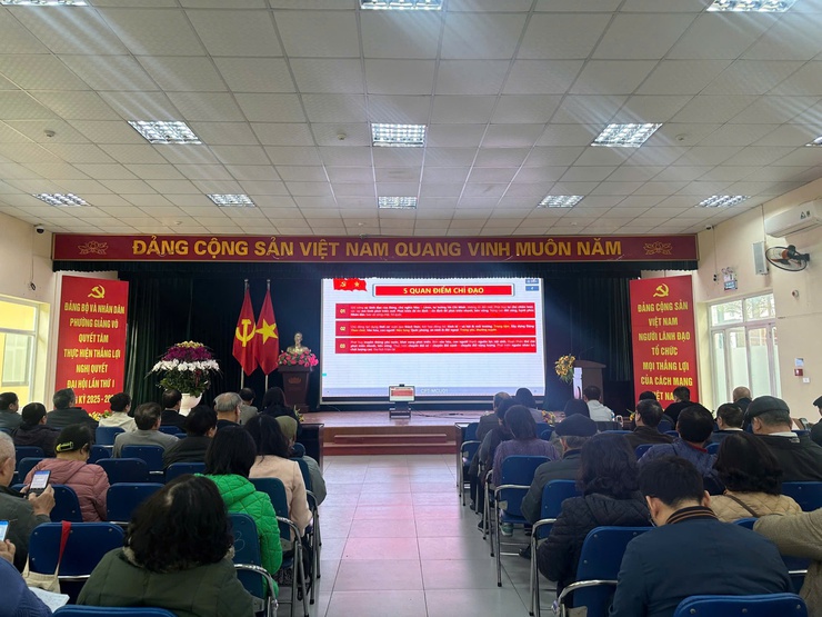 Đảng ủy Phường Giảng Võ tiếp sóng Hội nghị báo cáo viên Trung ương và Thông báo nhanh Kết quả Đại hội đại biểu toàn quốc lần thứ XIV của Đảng

- Ảnh 3.