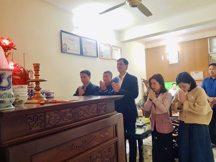 Ấm áp truyền thống Ngọc Hà: Chăm lo gia đình chính sách, gia đình khó khăn, chúc thọ các cụ tròn 100 tuổi dịp Tết Bính Ngọ 2026- Ảnh 1.