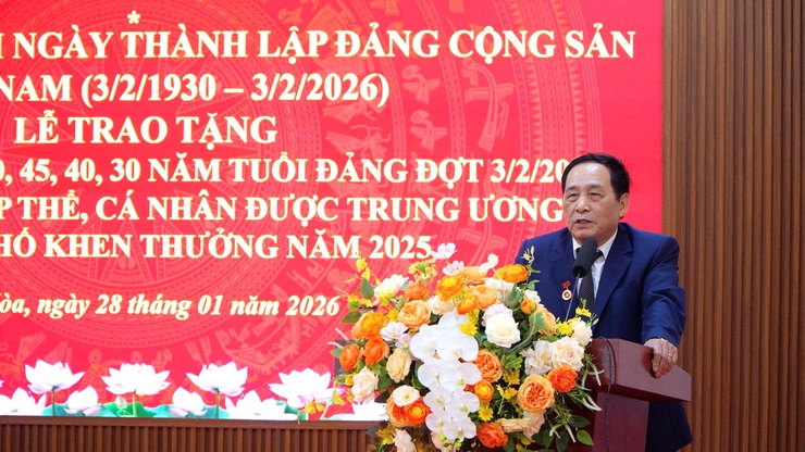 LỄ KỶ NIỆM 96 NĂM NGÀY THÀNH LẬP ĐẢNG CỘNG SẢN VIỆT NAM VÀ TRAO TẶNG HUY HIỆU ĐẢNG ĐỢT 03/02/2026 - Ảnh 12.