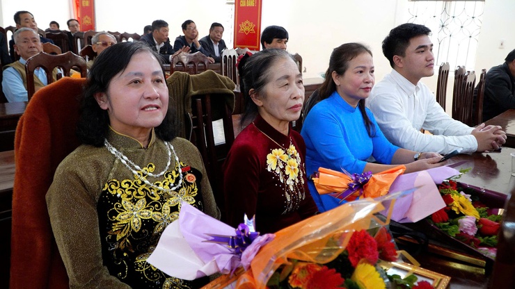 LỄ KỶ NIỆM 96 NĂM NGÀY THÀNH LẬP ĐẢNG CỘNG SẢN VIỆT NAM VÀ TRAO TẶNG HUY HIỆU ĐẢNG ĐỢT 03/02/2026 - Ảnh 4.